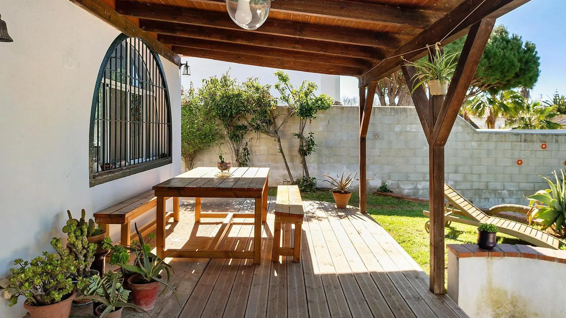 Casa Luna Los Canos De Meca Spain
